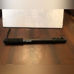 Canon Monopod.